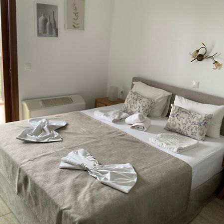 Hotel Bara Неос Мармарас Екстериор снимка