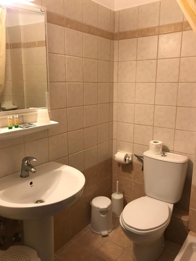 Hotel Bara Неос Мармарас Екстериор снимка
